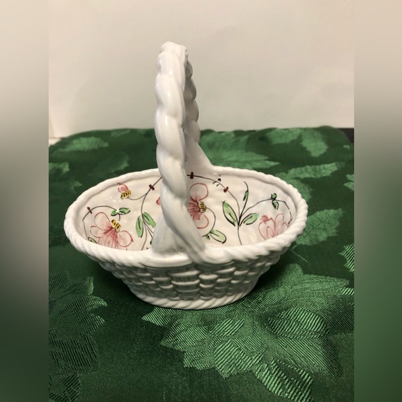 Vintage Anfora Agueda lattice weaved basket. Hand painted. Numbered. Exc Cond - Picture 2 of 8